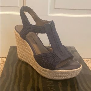 Navy “string/canvas” wedges Moda Spada 8.5